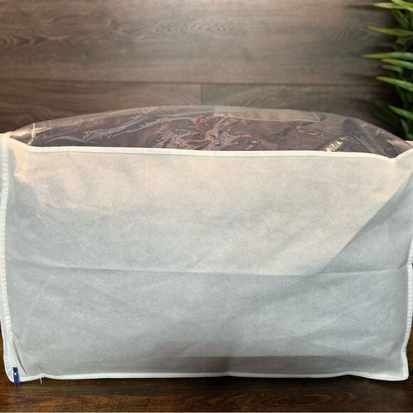 The Company Store LaCrosse Down Ultra Comforter, King/Cali in Navy Blue. New! - Picture 13 of 15